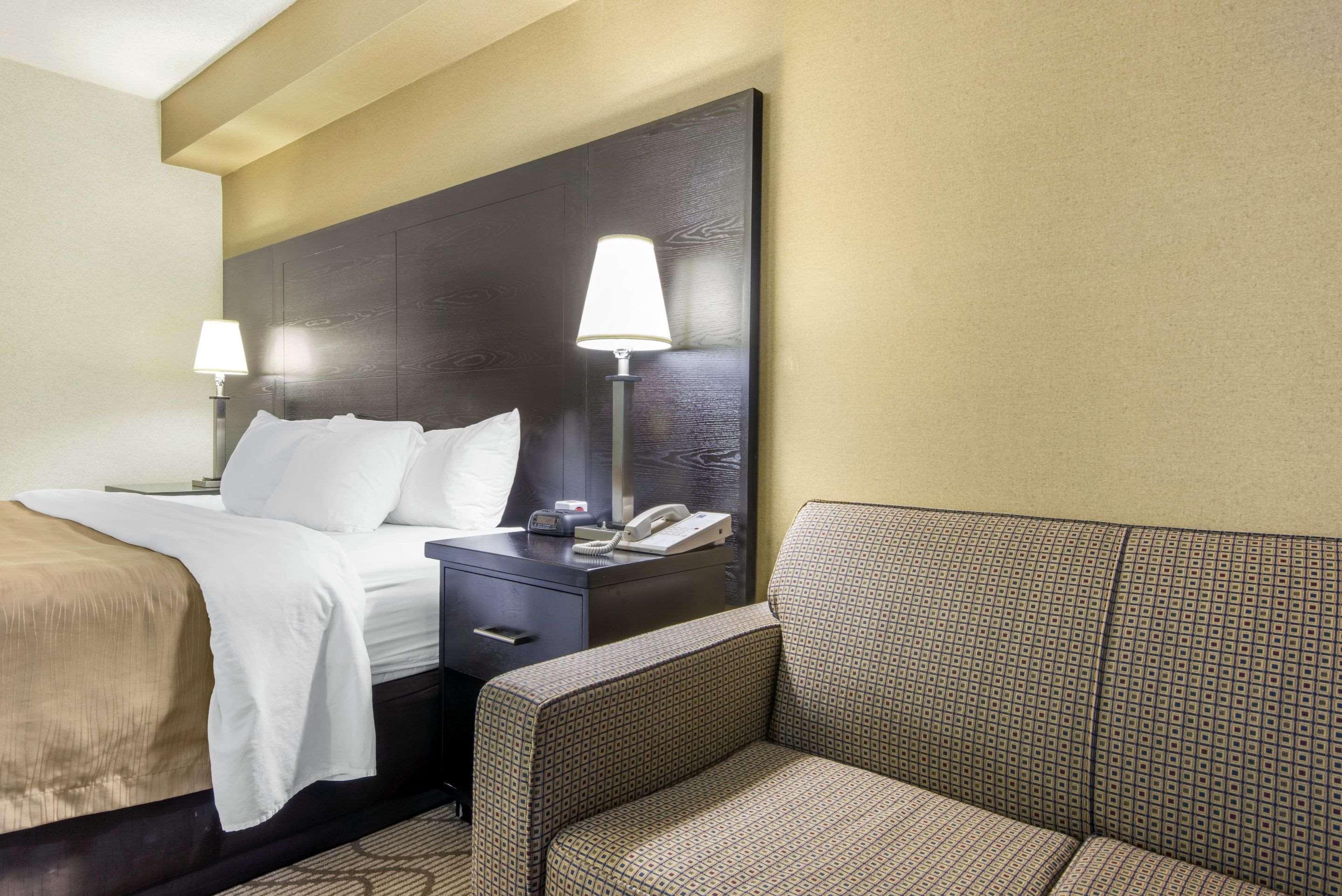 Comfort Inn Lakeshore North Bay Buitenkant foto