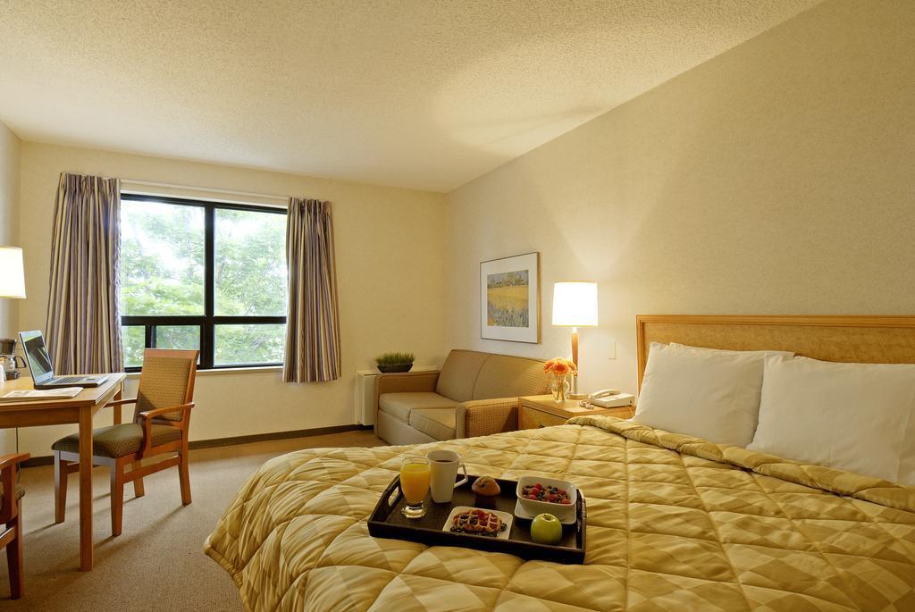Comfort Inn Lakeshore North Bay Buitenkant foto